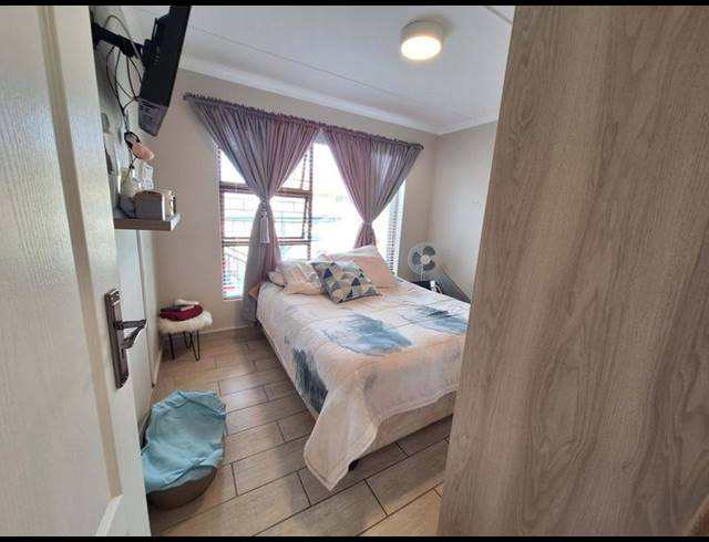 5 BEDROOM HOUSE FOR SALE IN DANA BAY